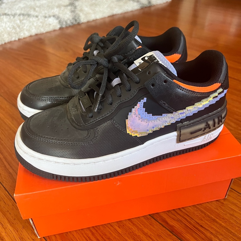 Nike Women’s Air Force 1 Shadow SE Pixel Swoosh Sneakers Size 7